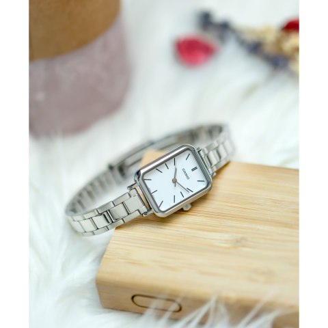 ZEGAREK DAMSKI CASIO LTP-V009D-7E + BOX ZEGAREK DAMSKI CASIO LTP-V009D-7E + BOX