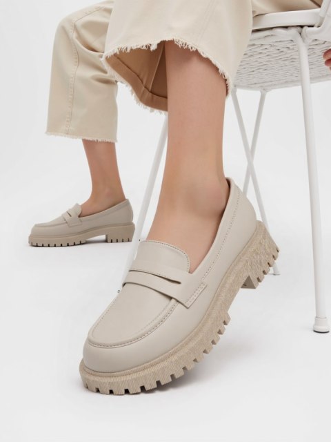 Damskie Mokasyny LAURA BEIGE - Minimalistyczna Elegancja z Masywną Podeszwą - 39 Damskie Mokasyny LAURA BEIGE - Minimalistyczna Elegancja z Masywną Podeszwą - 39