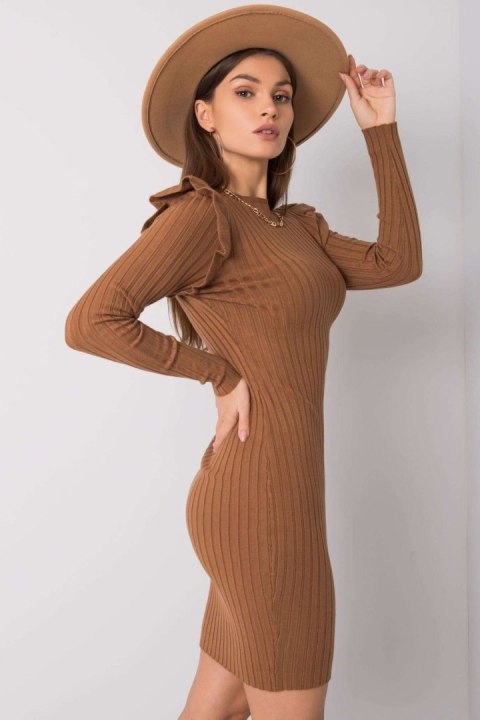Sukienka Model TW-SK-BI-ZS5098.84 Light Brown - Och Bella - uniwersalny Sukienka Model TW-SK-BI-ZS5098.84 Light Brown - Och Bella - uniwersalny