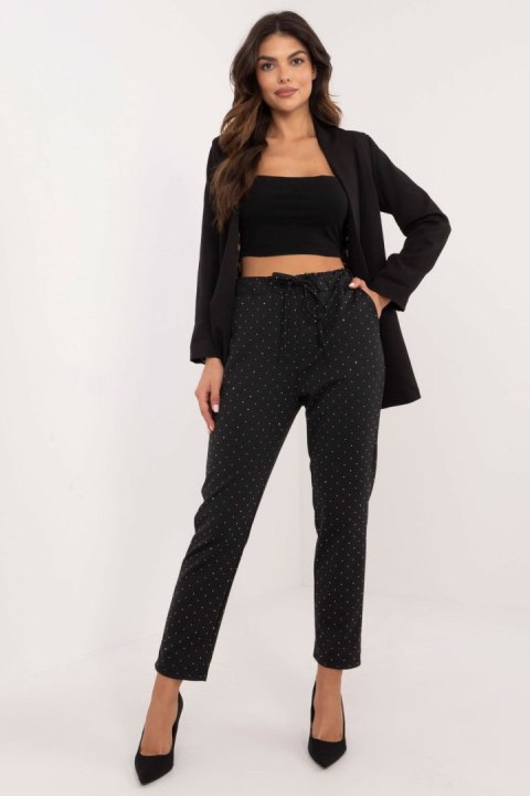 Spodnie Dresowe Model DHJ-SP-A7690.01P Black - Italy Moda - uniwersalny Spodnie Dresowe Model DHJ-SP-A7690.01P Black - Italy Moda - uniwersalny