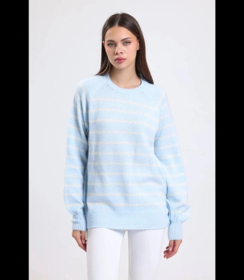 Ciepły damski sweter modny w paski ANNA (Niebieski) Ciepły damski sweter modny w paski ANNA (Niebieski)
