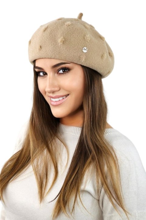 LINDA zimowy regulowany beret z antenką kolor piaskowy - Kamea - uniwersalny LINDA zimowy regulowany beret z antenką kolor piaskowy - Kamea - uniwersalny